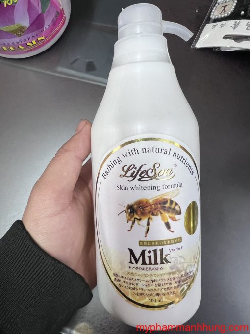 Sữa tắm trắng da Life Spa Nhật Bản 500ml