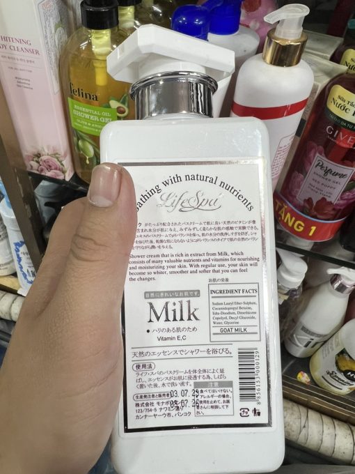Sữa tắm trắng da Life Spa Nhật Bản
